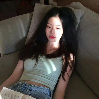 那女孩是谁